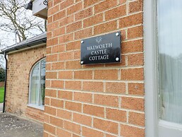 Walworth Castle Holiday Cottage