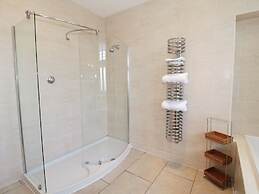 Walworth Castle Lodge