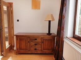 Walworth Castle Lodge