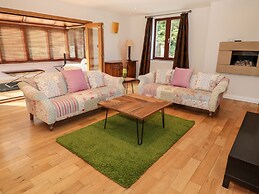 Walworth Castle Lodge