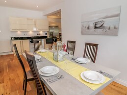 Walworth Castle Lodge