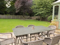 Walworth Castle Lodge