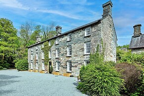 Snowdonia Manor