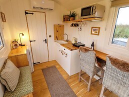 Shepherds Hut - Ash