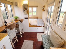Shepherds Hut - Oak