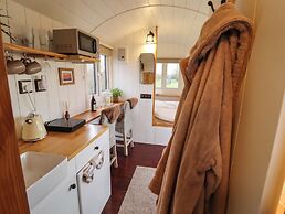Shepherds Hut - Oak