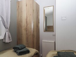 5 Manor Park