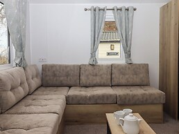 5 Manor Park
