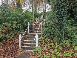 5 Manor Park