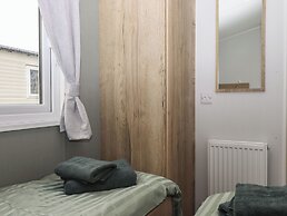 5 Manor Park