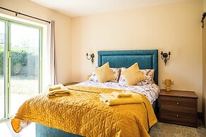 Bears Court The Annex