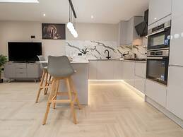 The Cloud House @ Upton by Chester 