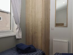 6 Manor Park