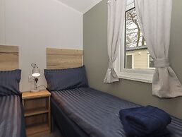 6 Manor Park