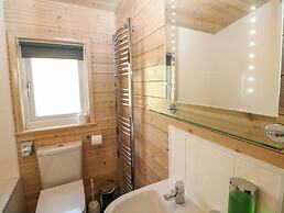 Dovestone Luxury Lodges - pet Free