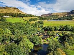 15 Dovestone Edge Lodge