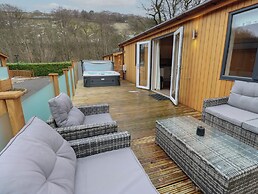 15 Dovestone Edge Lodge