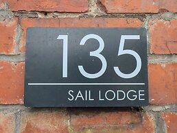 Sail Lodge