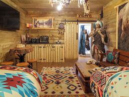 Apache Falls Lodge