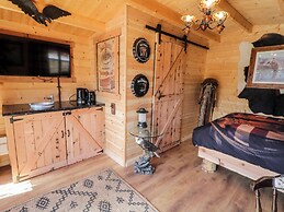 Whiskey Creek Cabin