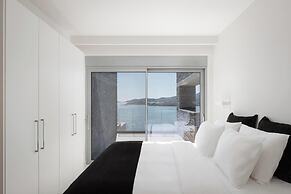 Luxurious Seafront Villa Karystos