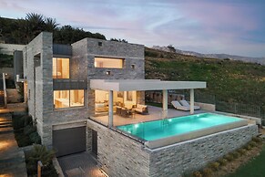 Luxurious Seafront Villa Karystos
