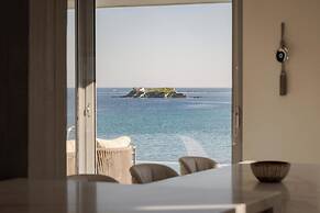 Luxurious Seafront Villa Karystos