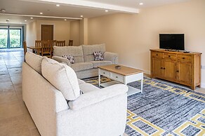 Bears Court North Barn 7