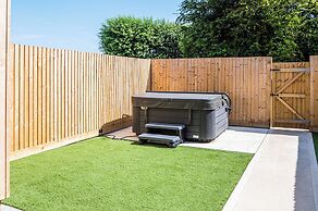 Bears Court North Barn 7