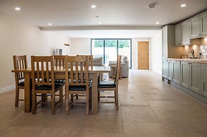 Bears Court North Barn 7