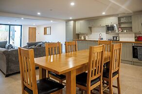 Bears Court North Barn 8