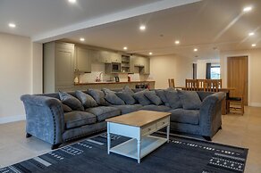 Bears Court North Barn 8