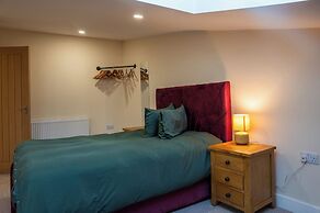 Bears Court North Barn 8