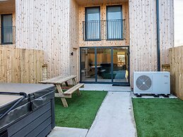 Bears Court North Barn 8