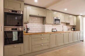 Bears Court North Barn 6