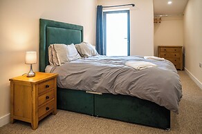 Bears Court North Barn 6