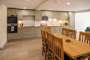 Bears Court North Barn 6