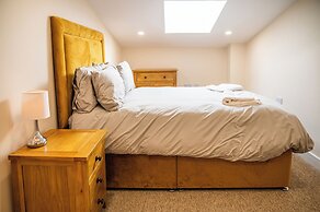 Bears Court North Barn 6