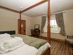 Evenjobb Court Farmhouse