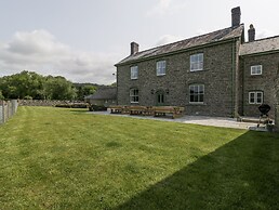 Evenjobb Court Farmhouse