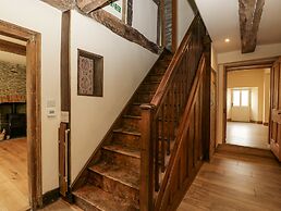 Evenjobb Court Farmhouse