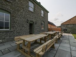 Evenjobb Court Farmhouse