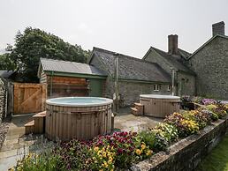 Evenjobb Court Farmhouse