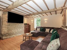 Evenjobb Court Farmhouse