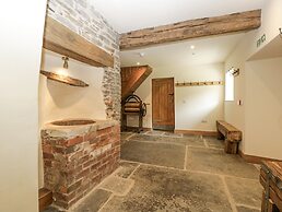 Evenjobb Court Farmhouse