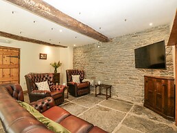 Evenjobb Court Farmhouse