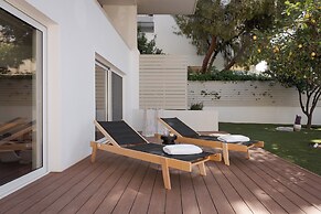 Athena's Lemon Grove Glyfada