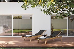 Athena's Lemon Grove Glyfada