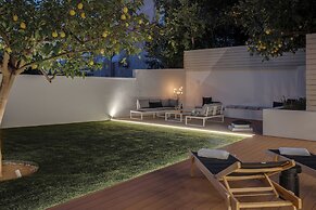 Athena's Lemon Grove Glyfada