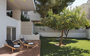 Athena's Lemon Grove Glyfada